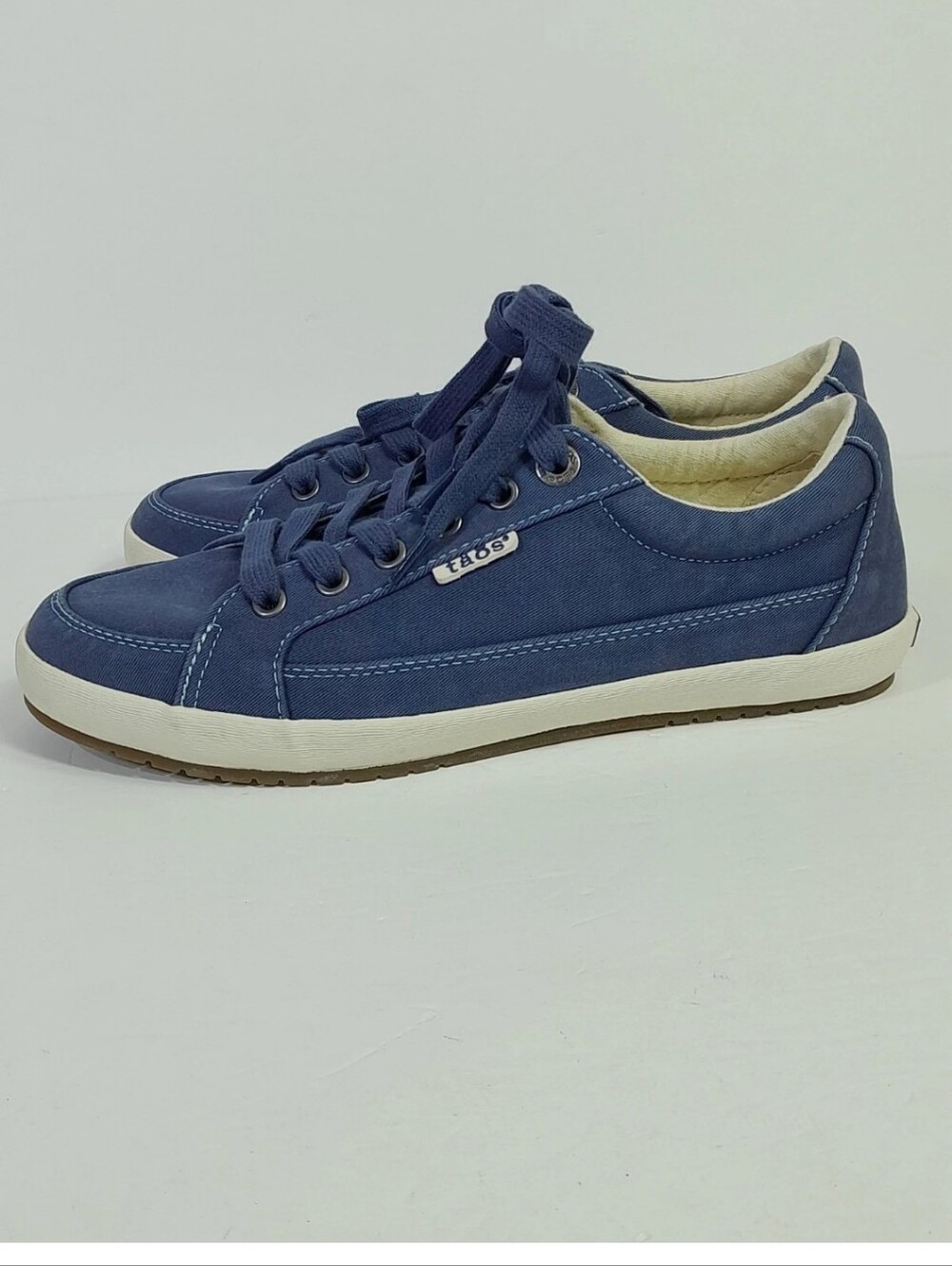 Taos  Moc Star 2 Distressed Canvas Sneakers Women Sz 8  Blue Travel Shoe